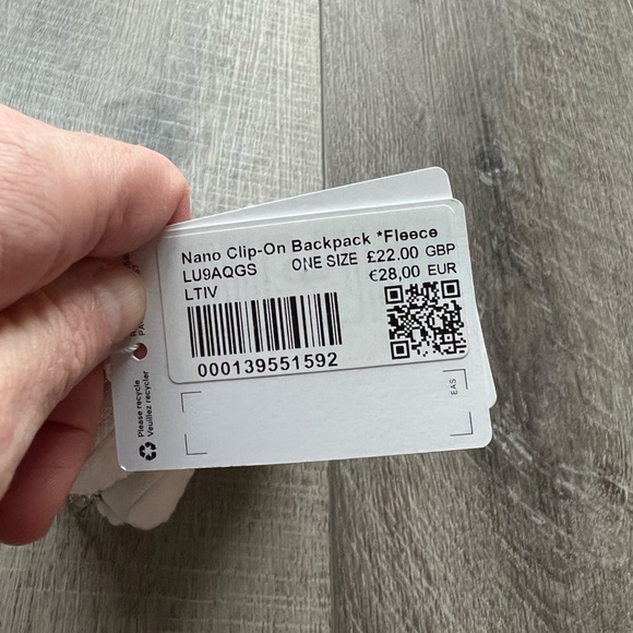 Lululemon Nano Clip-On Backpack *Fleece in Light Ivory - Picture 9 of 12